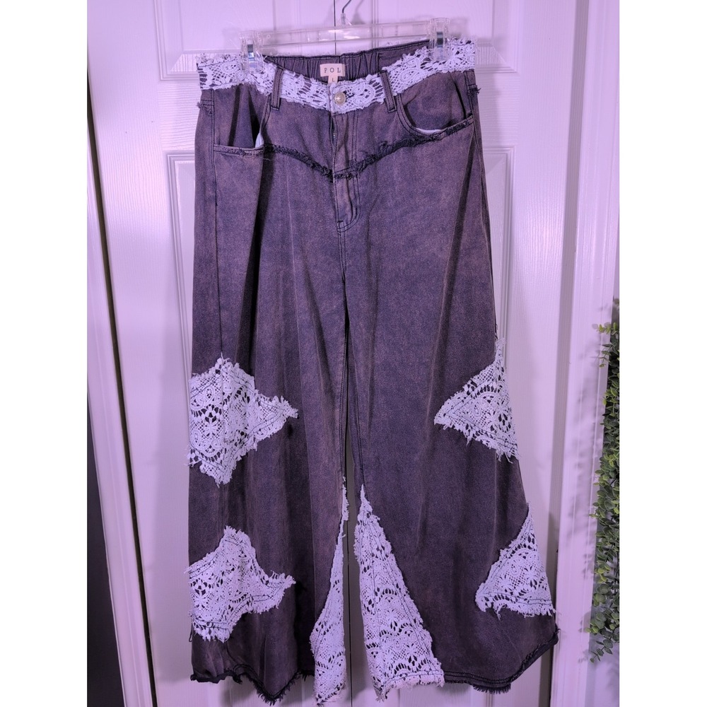 POL Wide Leg Jeans Crotchet Patches Size Large Washed Blue Cotton